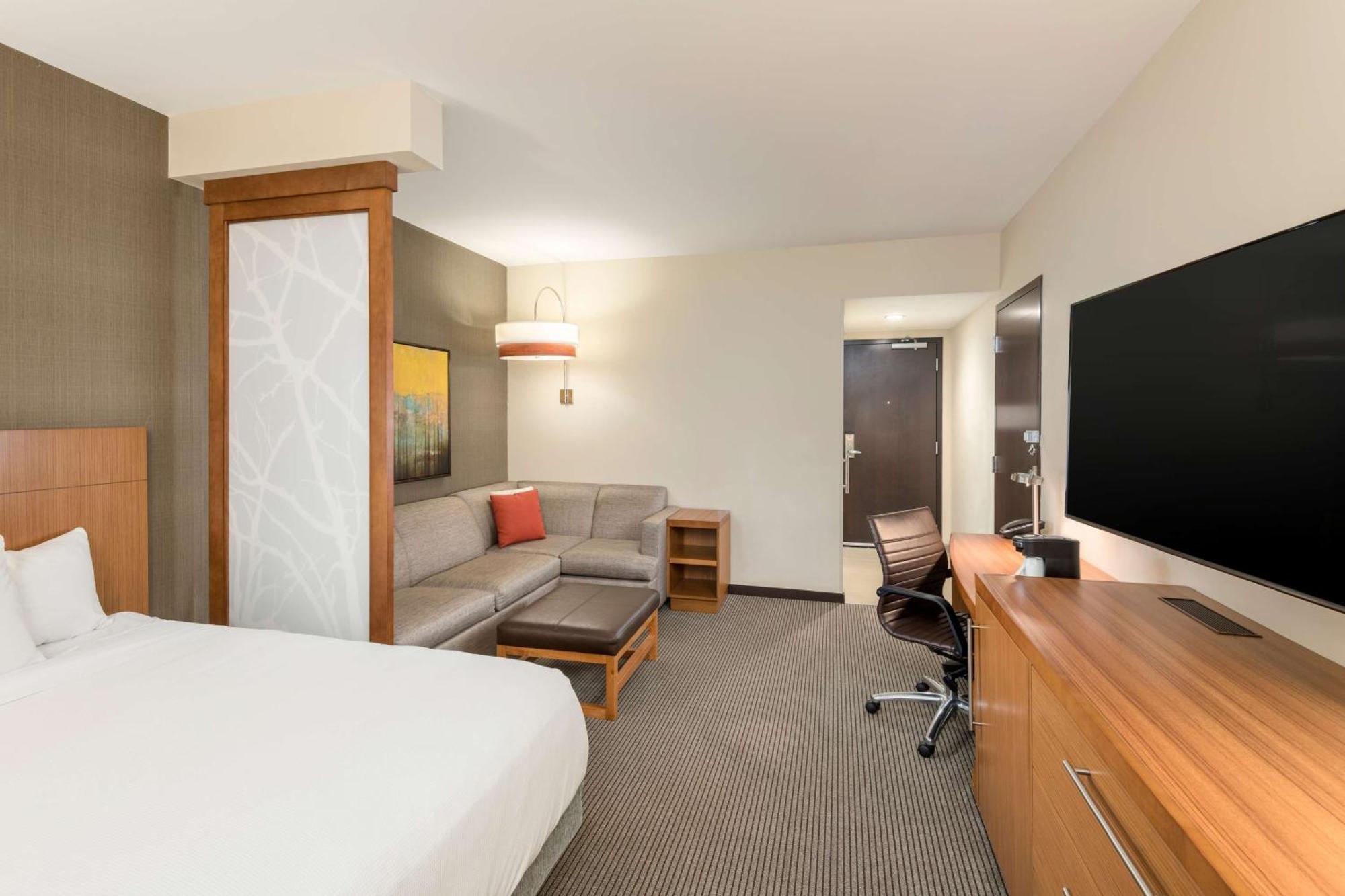 Hyatt Place Greenville Downtown Exterior foto